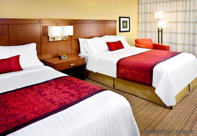 מלון Coraopolis Courtyard By Marriott Pittsburgh Airport חדר תמונה