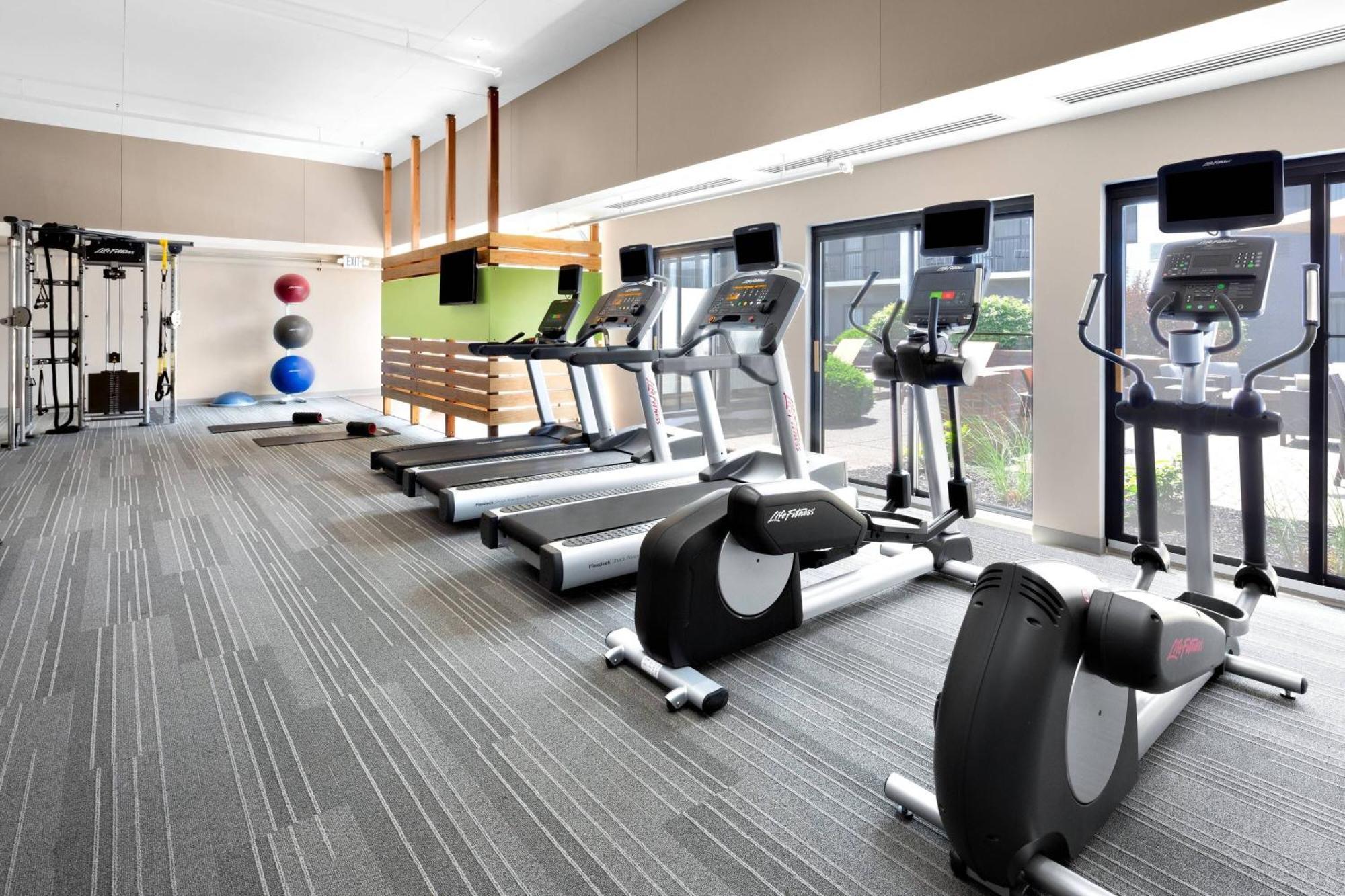 מלון Coraopolis Courtyard By Marriott Pittsburgh Airport מראה חיצוני תמונה