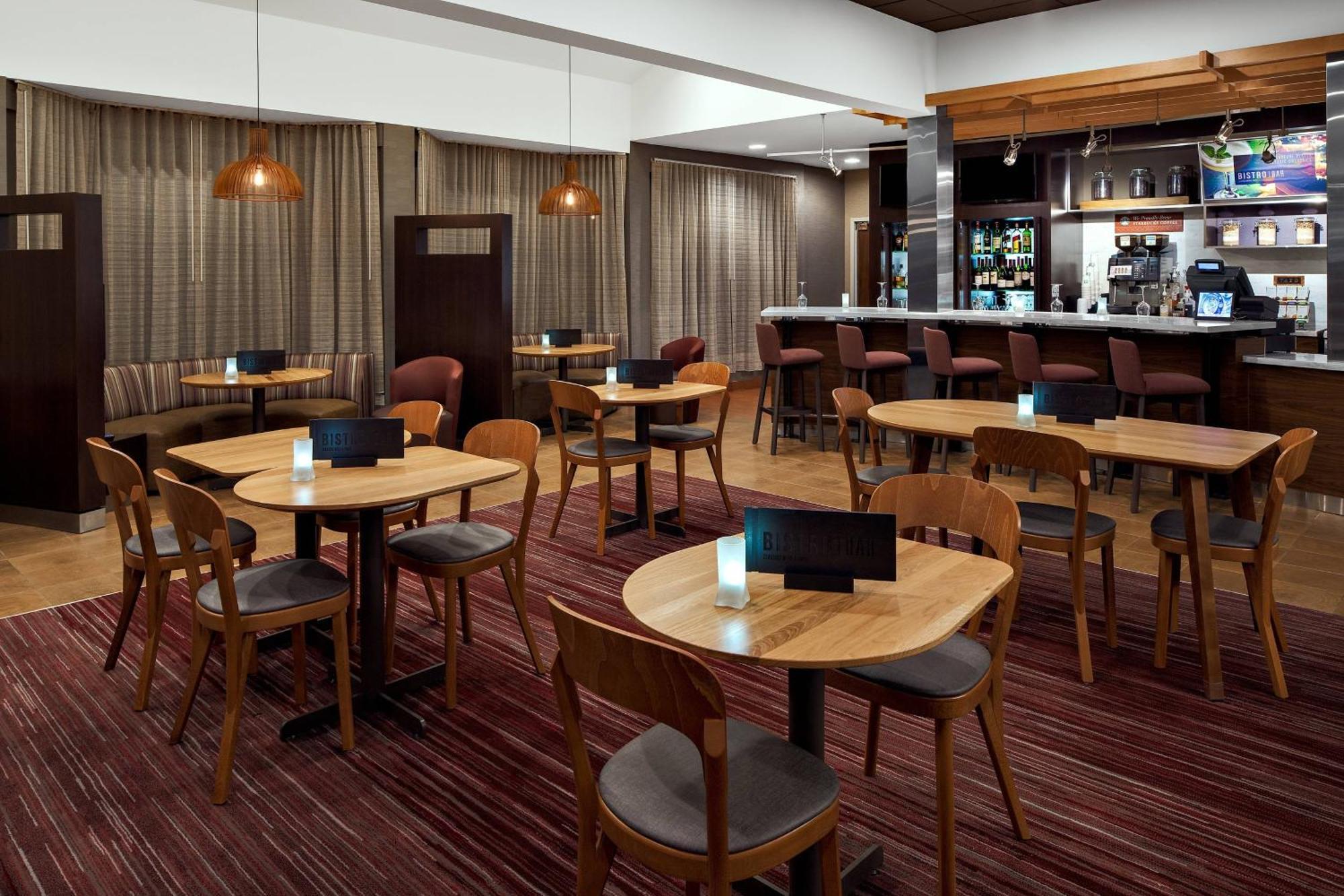 מלון Coraopolis Courtyard By Marriott Pittsburgh Airport מראה חיצוני תמונה