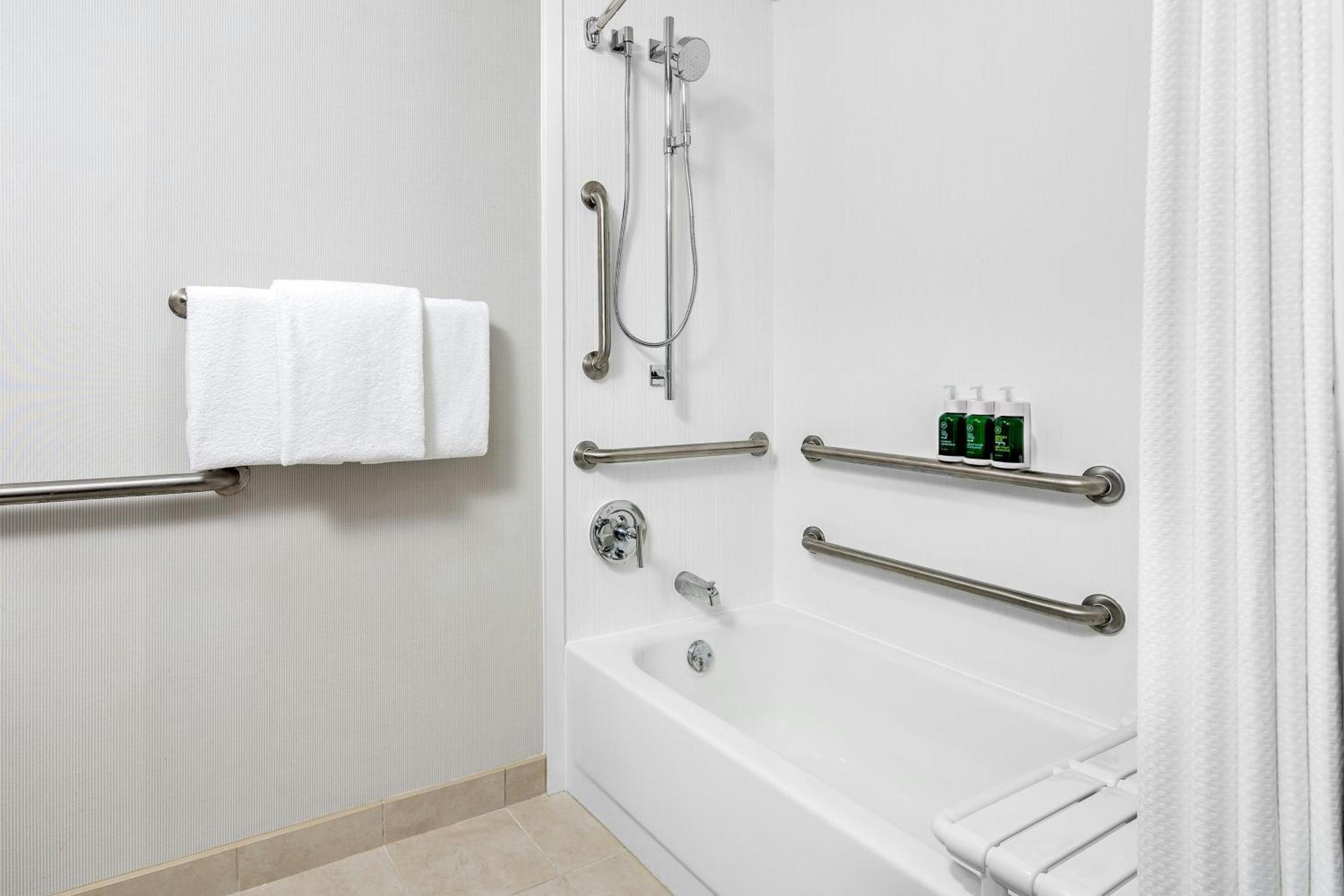 מלון Coraopolis Courtyard By Marriott Pittsburgh Airport מראה חיצוני תמונה