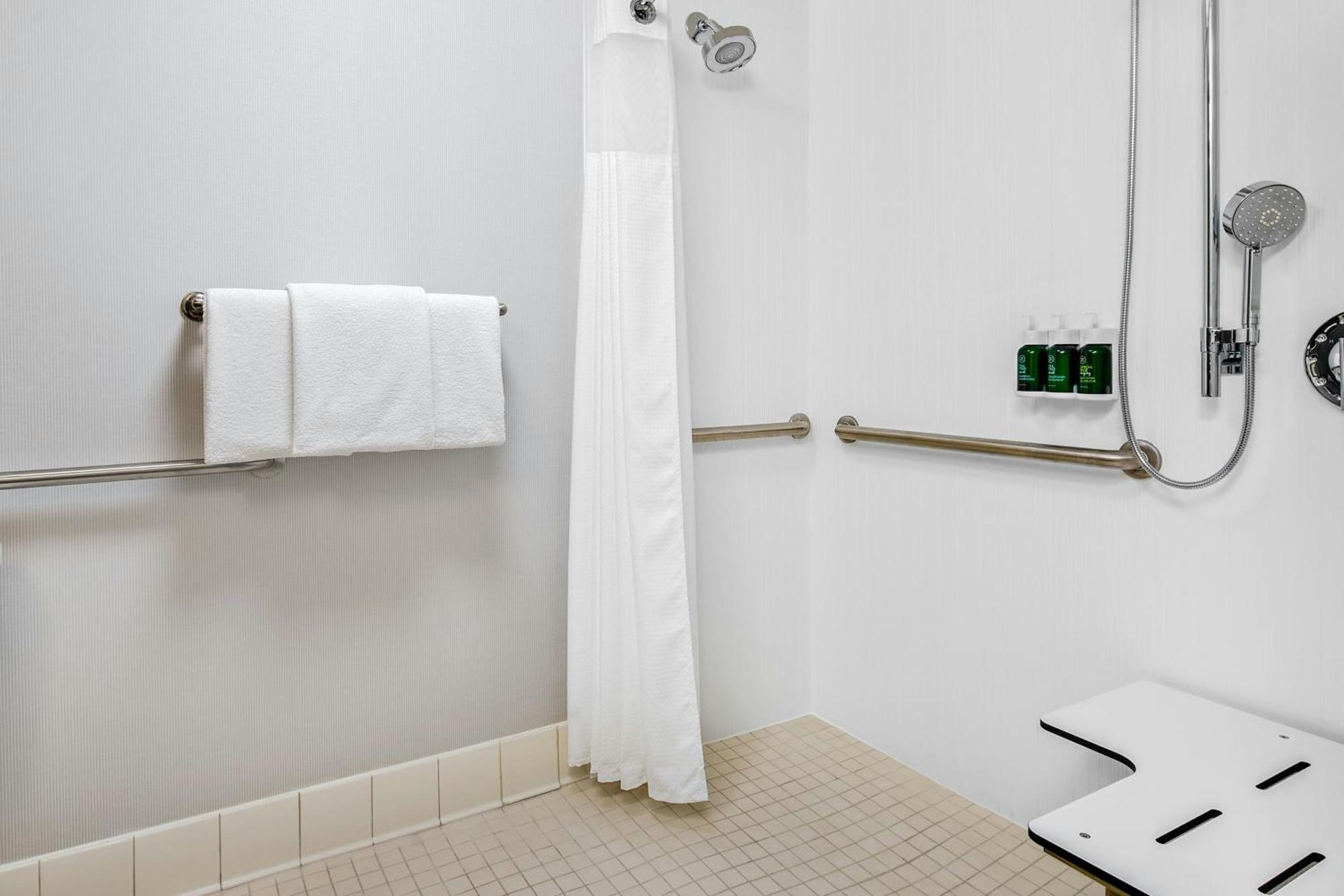 מלון Coraopolis Courtyard By Marriott Pittsburgh Airport מראה חיצוני תמונה