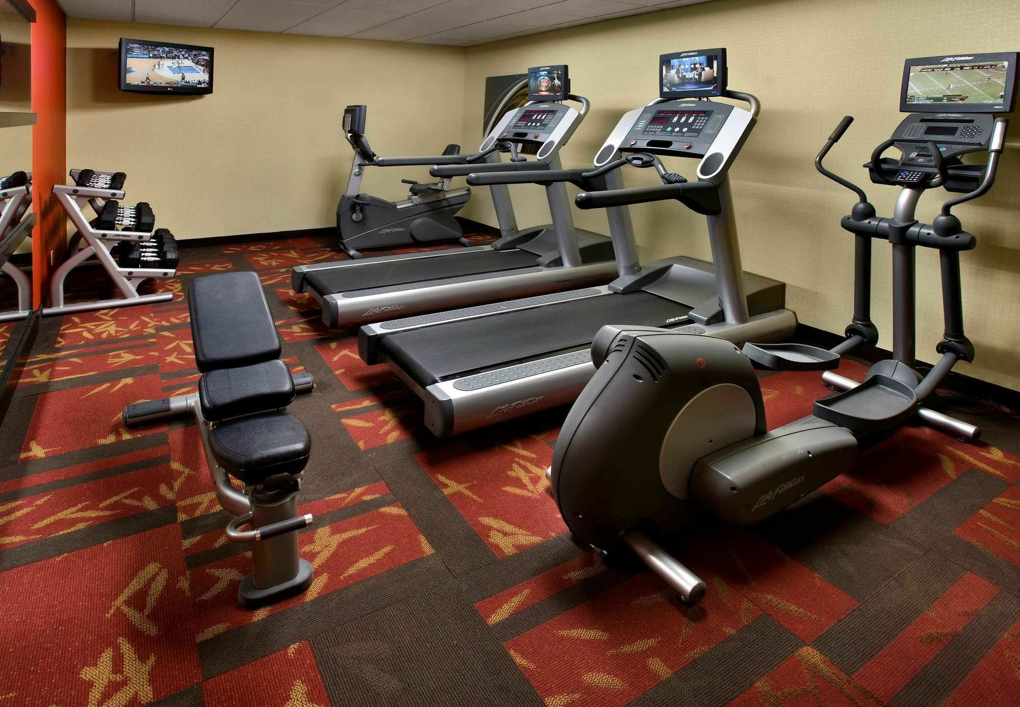 מלון Coraopolis Courtyard By Marriott Pittsburgh Airport מראה חיצוני תמונה